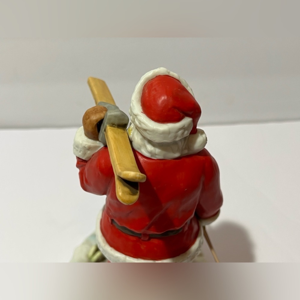 Rare Ceramic Santa Possible Dreams Santa’s Time Off Day On The Slopes Snow Ski - Picture 16 of 16